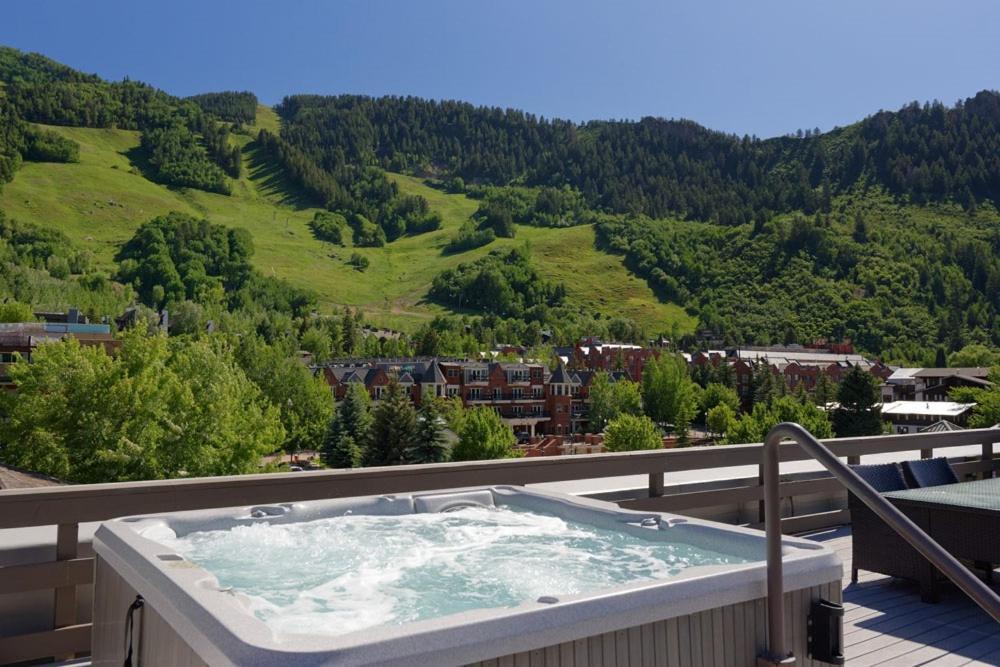 Independence Square Unit 313, Downtown Hotel Room In Aspen With Rooftop Hot Tub Kültér fotó
